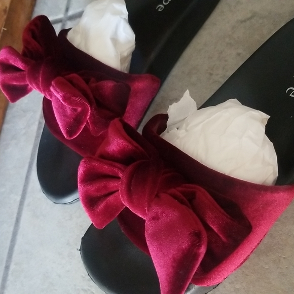 Velvet Bow Slides - Picture 3 of 10